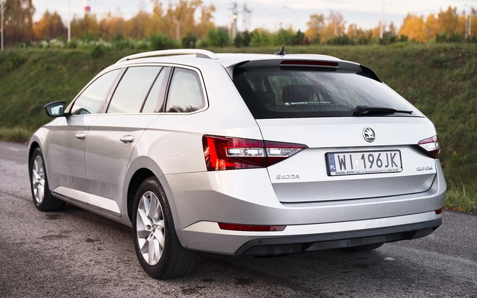 Skoda Superb cena 65000 przebieg: 199220, rok produkcji 2019 z Płock małe 781